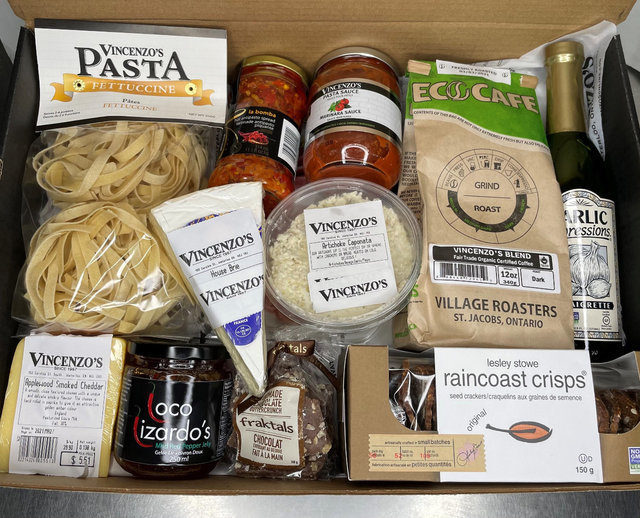 Gift basket with pasta and other italian products